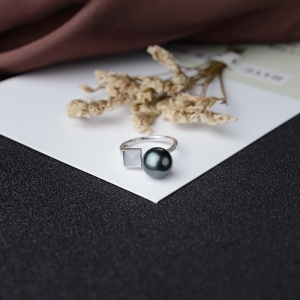 18K海水黑色珍珠戒指
