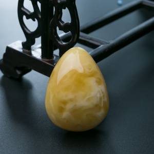 白花蜜蜡水滴吊坠