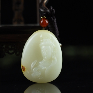 山料和田白玉观音吊坠