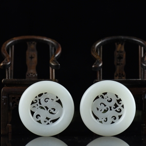 山流水料和田羊脂白玉龙凤牌吊坠(二件)