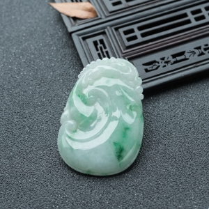 糯种飘翠翡翠如意吊坠
