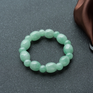 糯冰种浅绿翡翠单圈手串