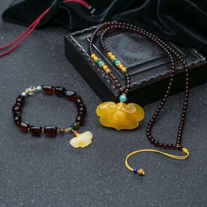 鸡油黄蜜蜡套装