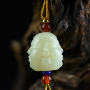 山料和田白玉喜怒哀乐吊坠