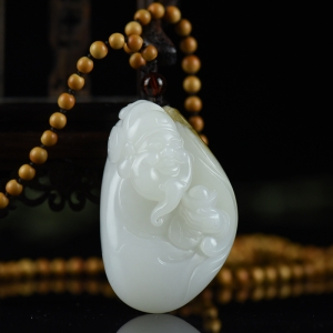 籽料和田羊脂白玉财神爷吊坠