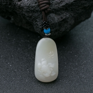山流水料和田羊脂白玉蝶恋花吊坠
