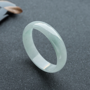 51.5mm糯冰种浅绿翡翠平安镯