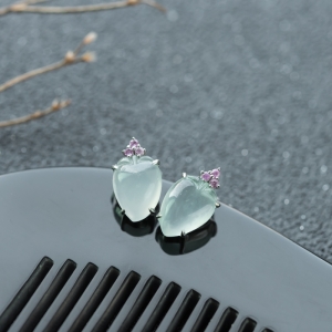 18K冰种淡晴水翡翠耳钉