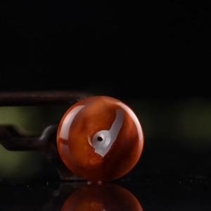 俏色南红平安扣吊坠