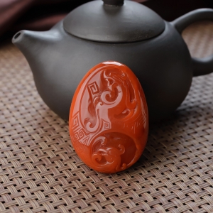 柿子红南红龙凤呈祥吊坠