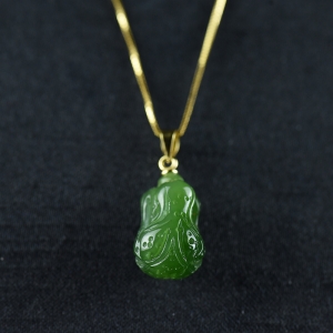 银镶山料和田碧玉摆财吊坠