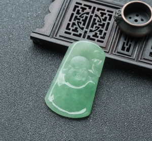 糯冰种苹果绿翡翠弥勒佛吊坠