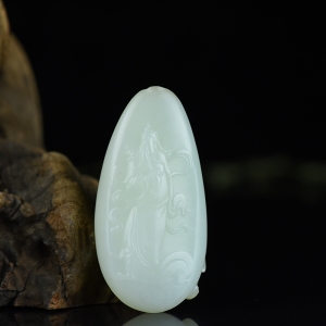 籽料和田白玉关公吊坠