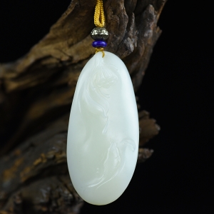 籽料和田白玉年年有余吊坠