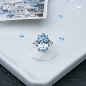 18K海蓝宝石戒指