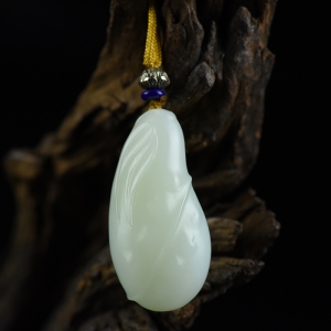 山料和田羊脂白玉节节高吊坠