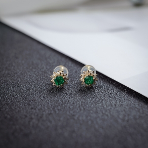 18K亮绿祖母绿耳钉