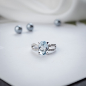 18K海蓝宝石戒指