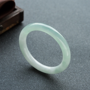 54mm糯冰种淡晴水翡翠圆镯
