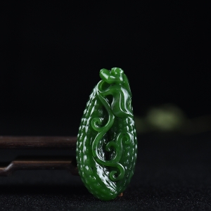 山料和田碧玉飞黄腾达吊坠