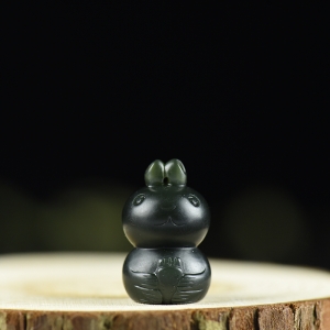 山料和田青玉卯兔吊坠