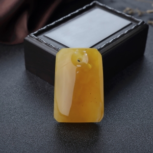 白花蜜方牌吊坠