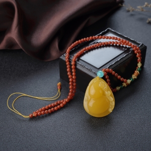 鸡油黄蜜蜡葫芦吊坠