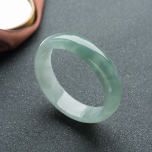 59.5mm糯冰种浅绿翡翠平安镯