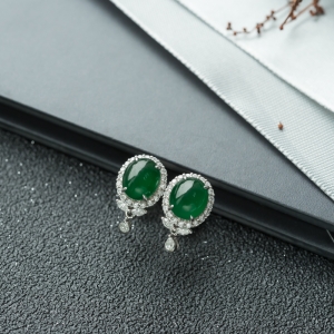 18K糯冰种深绿翡翠耳钉