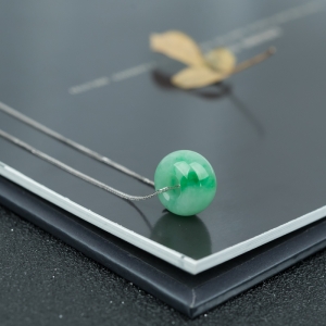 糯冰种飘翠翡翠路路通吊坠