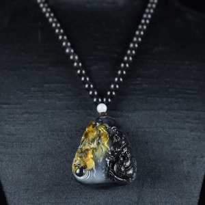 籽料和田玉青花龙凤牌吊坠