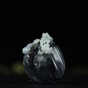 籽料和田玉青花顶呱呱手把件