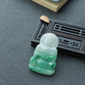 糯种飘翠翡翠观音吊坠
