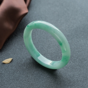 57mm糯冰种飘翠翡翠平安镯