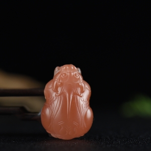 冰红南红貔貅吊坠