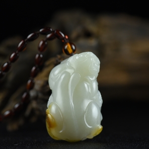 籽料和田白玉貔貅吊坠