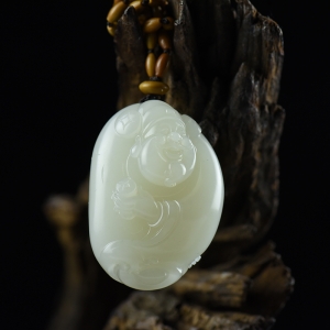 籽料和田白玉财神吊坠