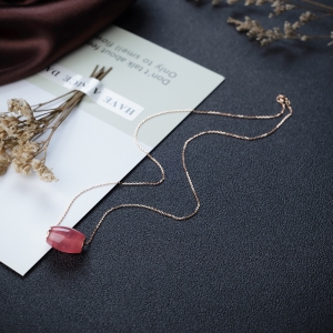 18K红纹石鼓珠项链