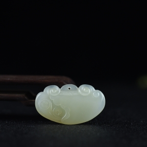 籽料和田白玉佳偶天成平安锁吊坠