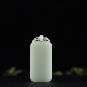 籽料和田白玉无事牌吊坠