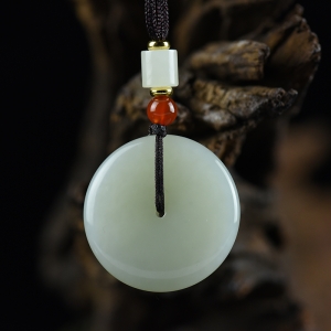 籽料和田白玉平安扣吊坠