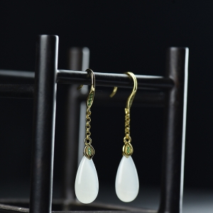 银镶山料和田白玉耳坠