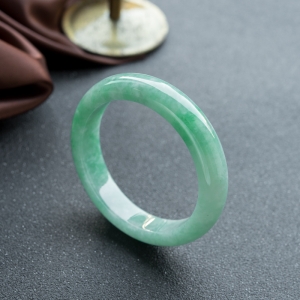 59mm糯种豆绿翡翠平安镯