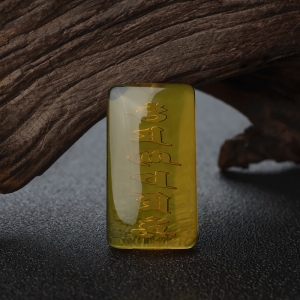 墨西哥蓝珀六字真言吊坠