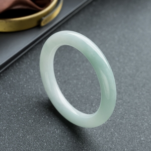 54.5mm糯种飘花翡翠圆镯