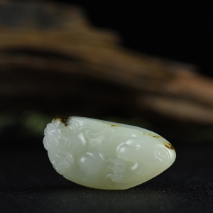 籽料和田白玉貔貅吊坠