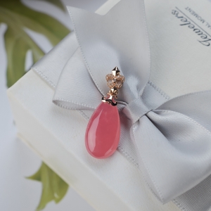 18K红纹石水滴吊坠