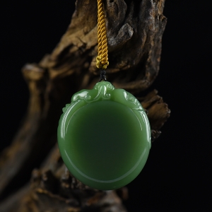 山料和田碧玉貔貅无事牌吊坠