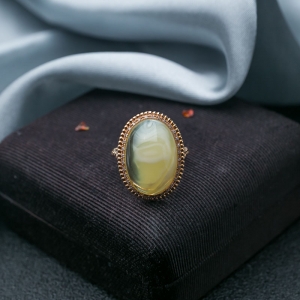 18K白花蜜蜡戒指