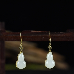 银镶山料和田羊脂白玉福禄耳坠